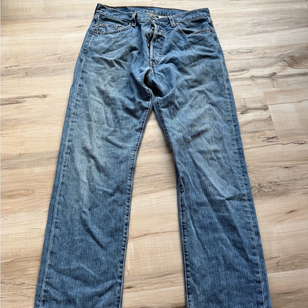 Levi's 501 Men’s Relaxed Fit Blue Jeans